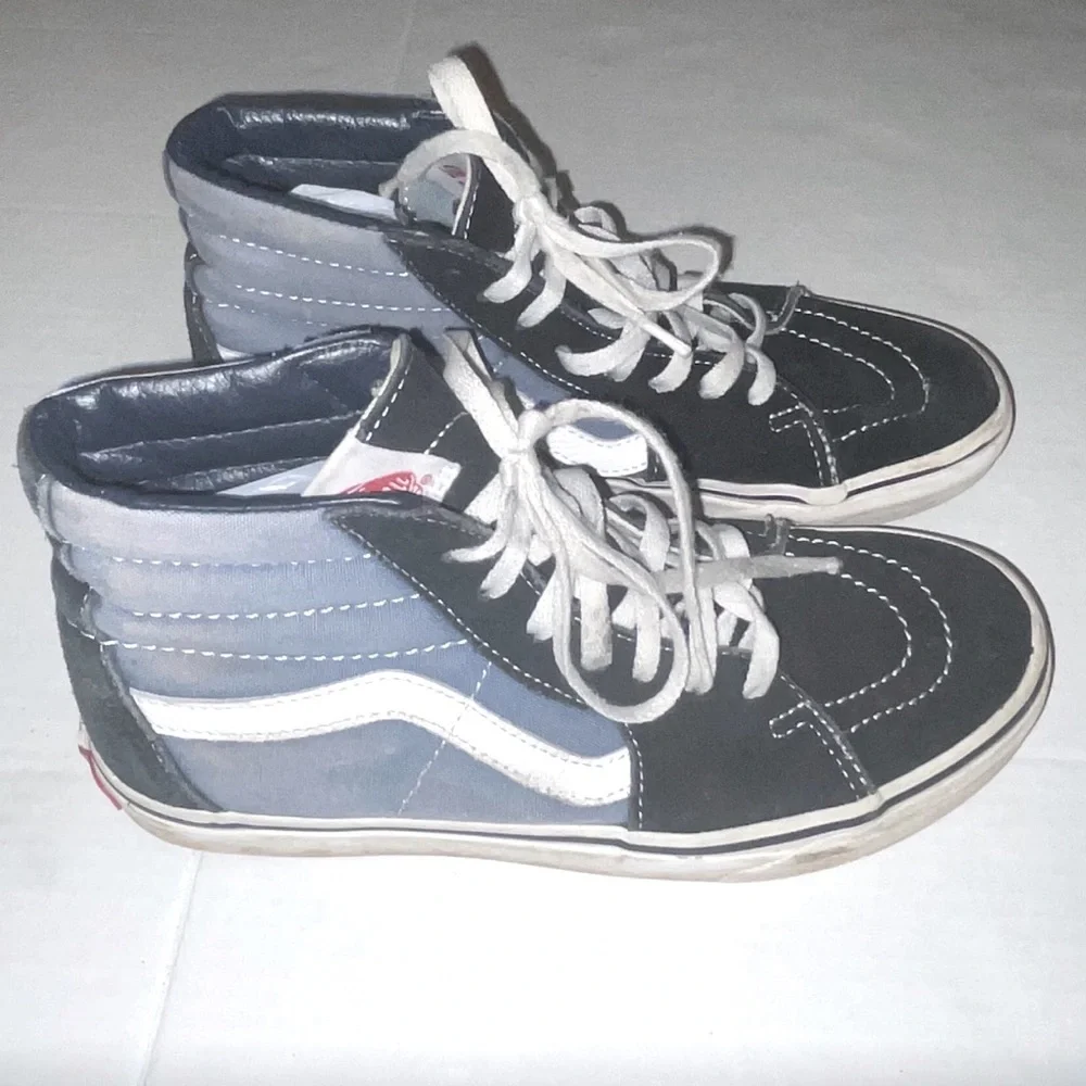 Van’s women’s Sk8-Hi Skate Core Classic Shoes Navy & Blue size 8